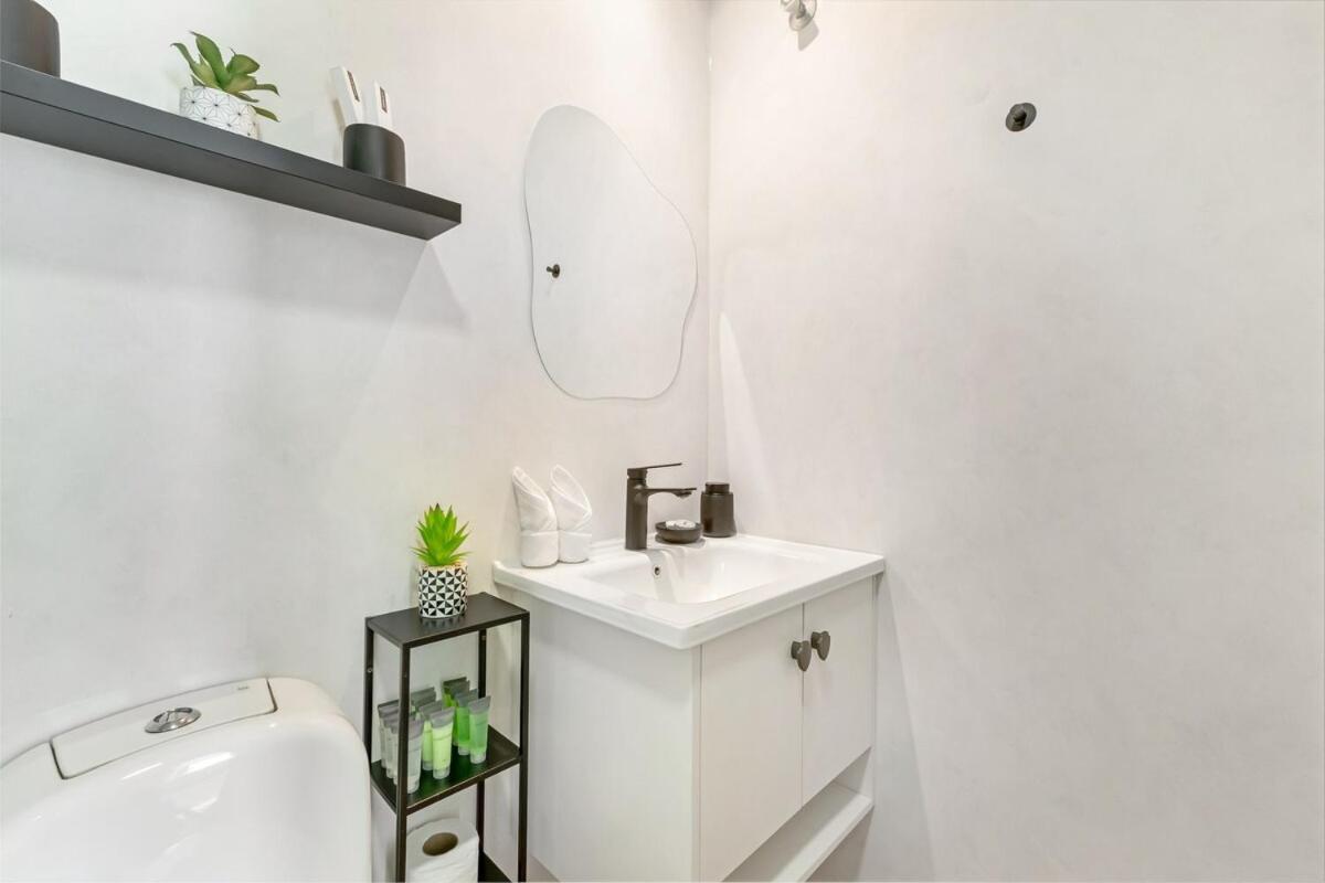 Apartment Waves- Cozy 1br Lakefront In Jlt Dubai