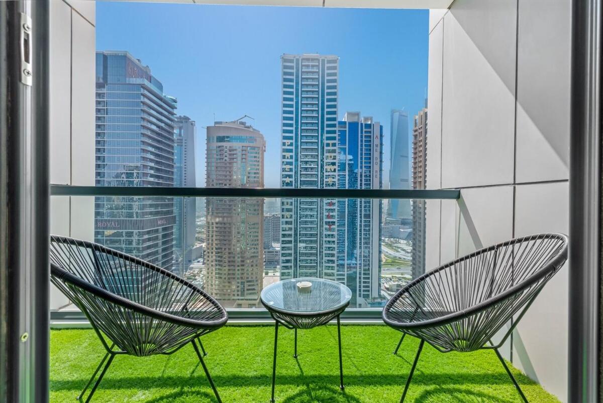 Waves- Cozy 1br Lakefront In Jlt Apartment